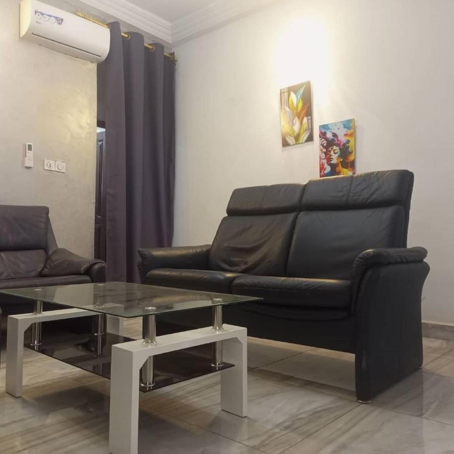 Residence 2K Studio Meuble-Chapelle Symbock-Gardien-Wifi-Location Vehicule Yaoundé Exteriör bild
