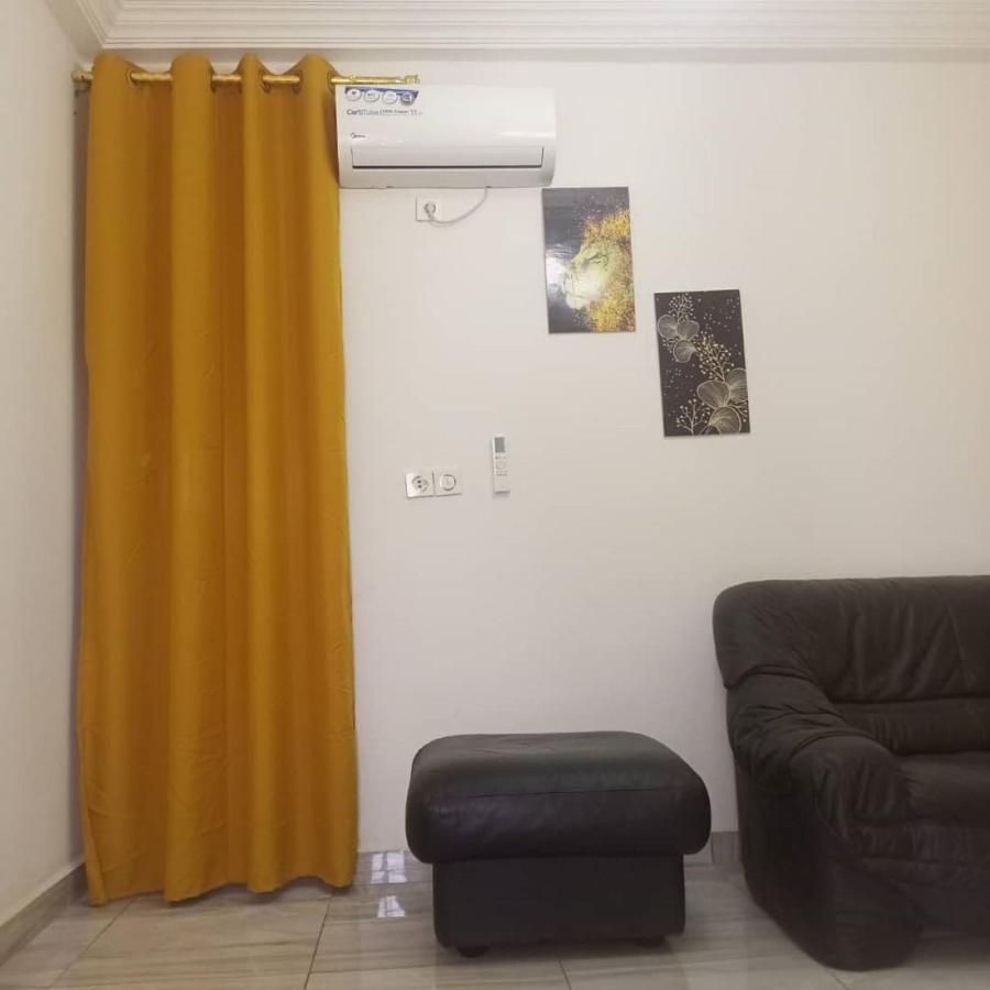 Residence 2K Studio Meuble-Chapelle Symbock-Gardien-Wifi-Location Vehicule Yaoundé Exteriör bild