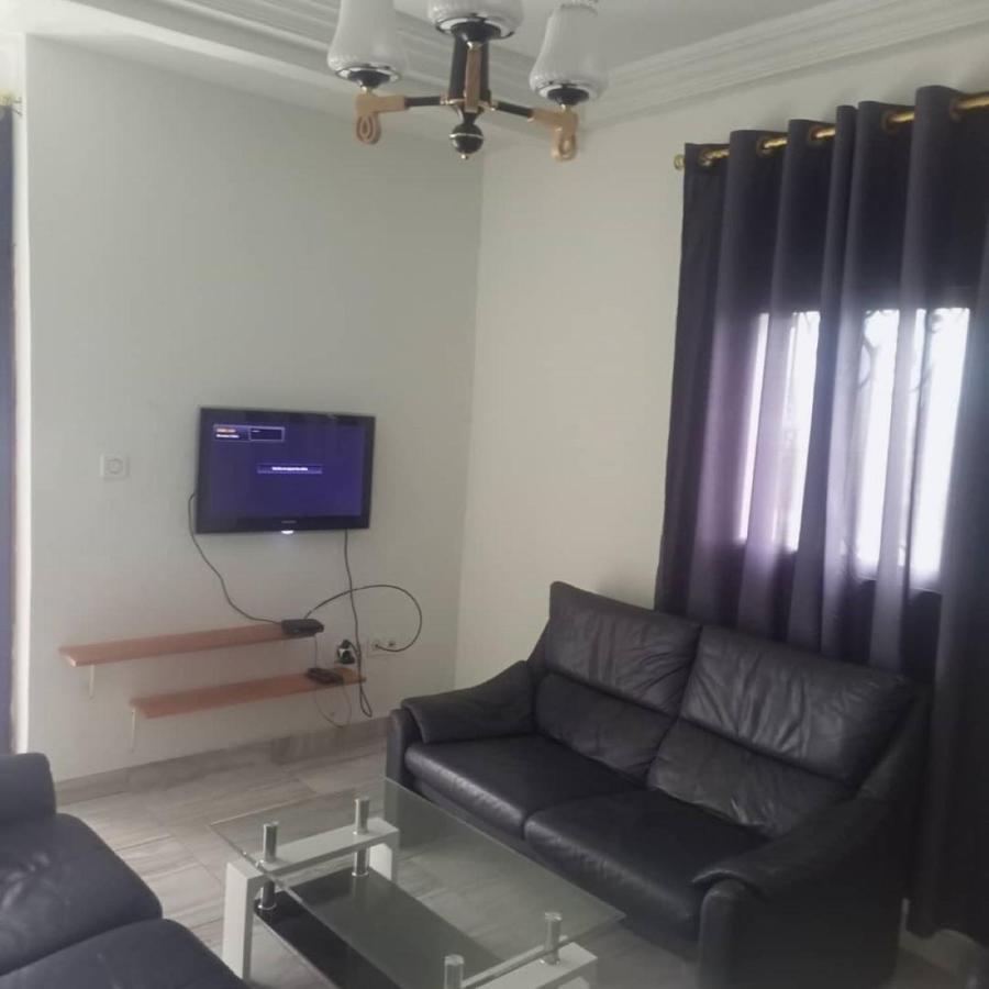 Residence 2K Studio Meuble-Chapelle Symbock-Gardien-Wifi-Location Vehicule Yaoundé Exteriör bild