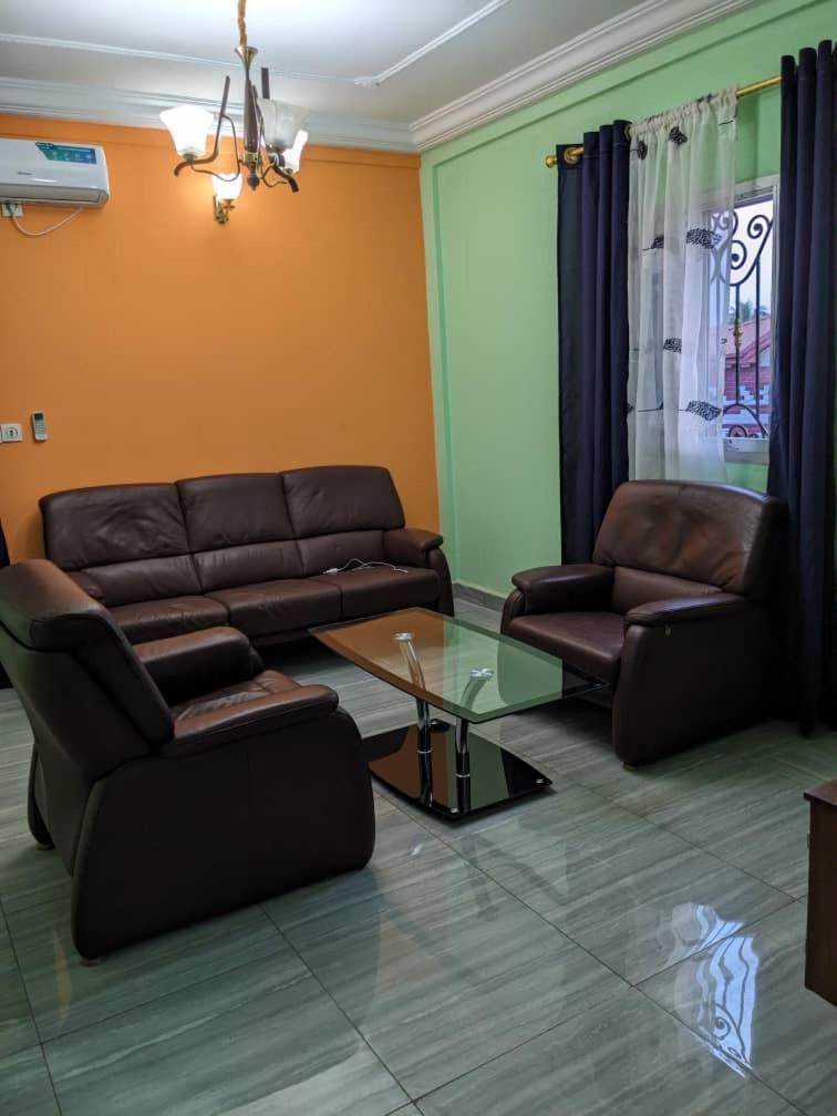 Residence 2K Studio Meuble-Chapelle Symbock-Gardien-Wifi-Location Vehicule Yaoundé Exteriör bild